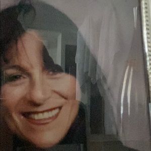 Meet your Posher, Iris